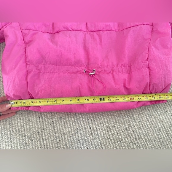 Free People Pink Cropped Puffer - Picture 12 of 16